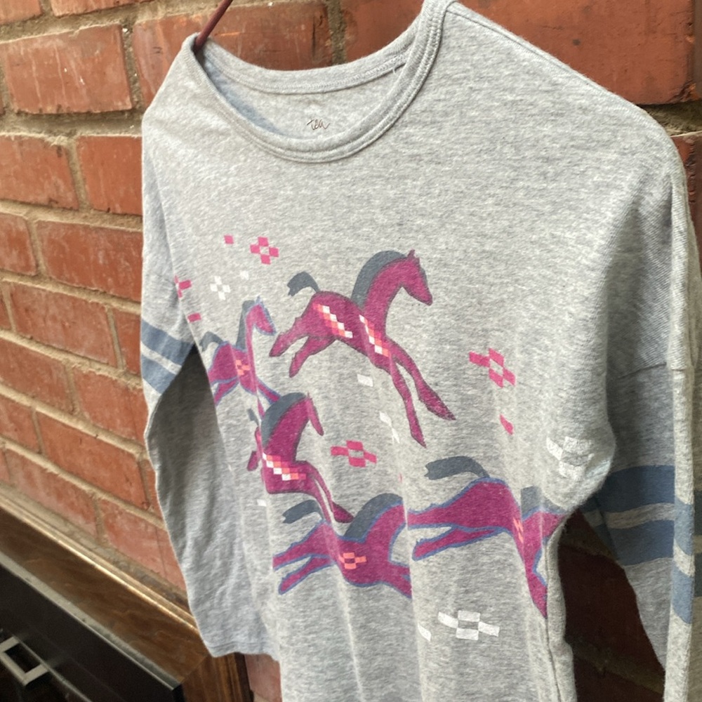 Tea Collection older kid long sleeved wild horses tee - Picture 3 of 7